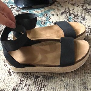 Express summer platform sandals